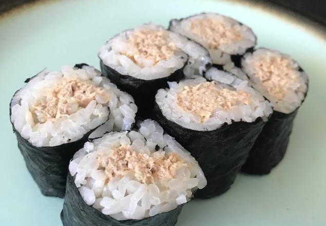 Cook tuna maki