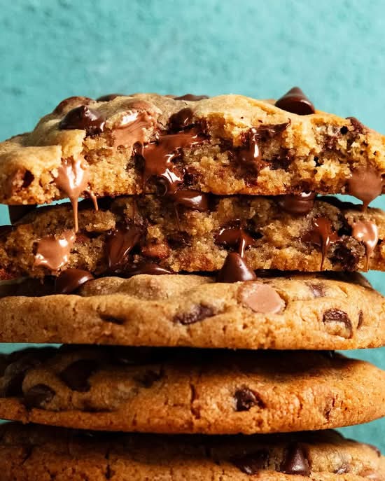 Jumbo Choc Chip cookie