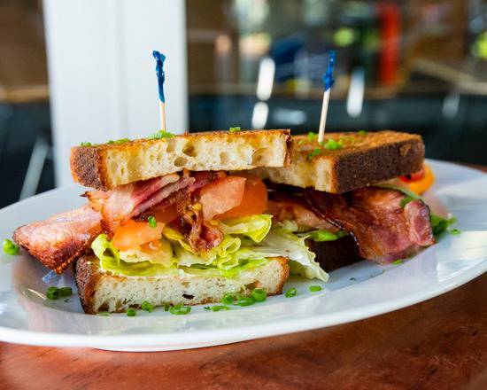 BLT (Bacon, Lettuce and Tomato)