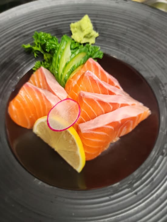 Salmon Sashimi (A)