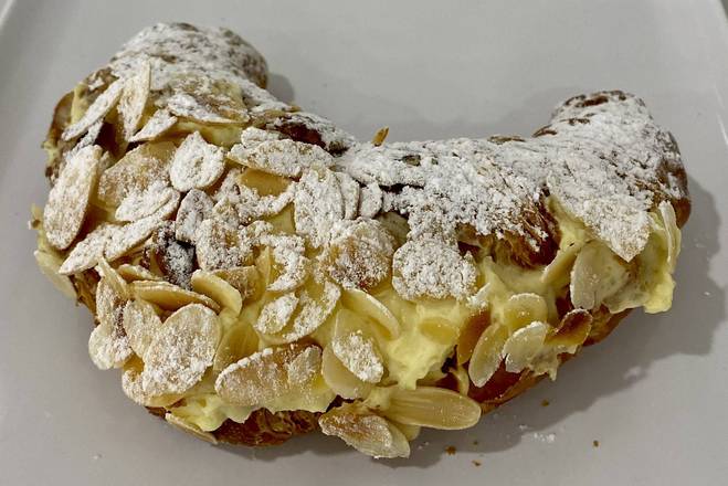 ALMOND CROISSANT