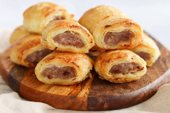 Mini Sausage Rolls (per dozen)