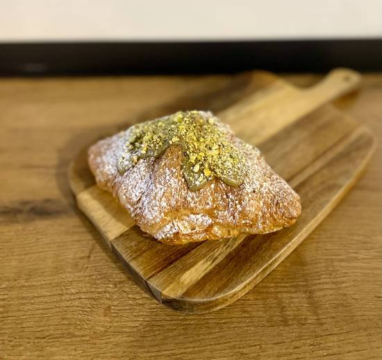 Pistachio Croissant