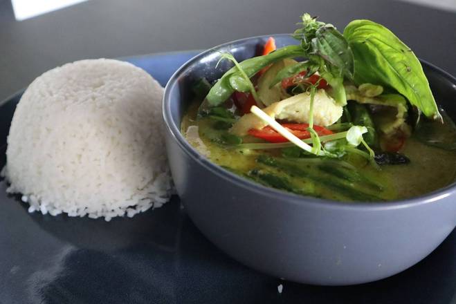 Thai Green Curry with Steam Rice