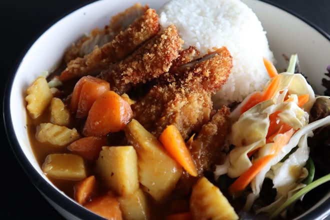 Japanese Curry Chicken/Beef/Katsu Chicken with Steam Rice