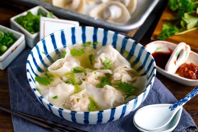 Wonton soup