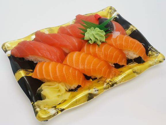 M15. Salmon Tuna Nigiri Pack (8pcs)