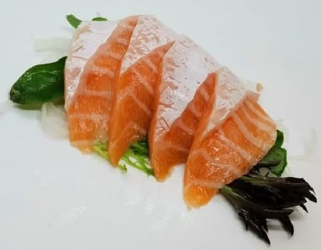 M55. SALMON BELLY SASHIMI (4PC)