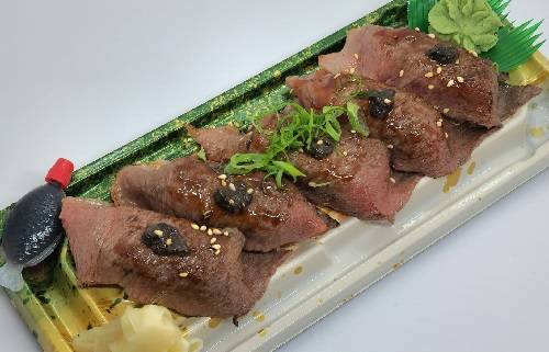 M48. Aburi Wagyu Nigiri w Truffle (5pcs)