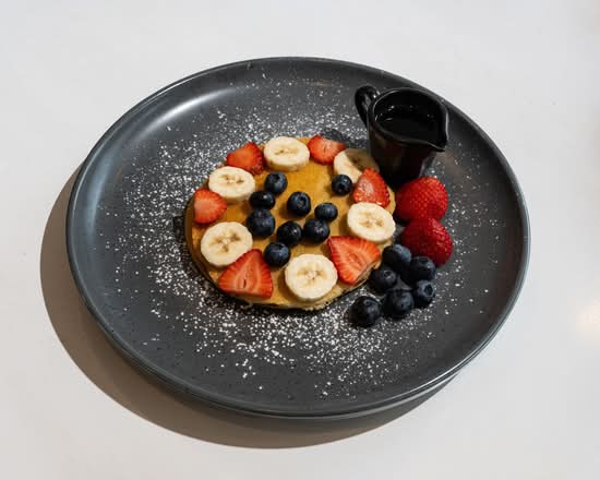 Pancakes with Fresh Fruits