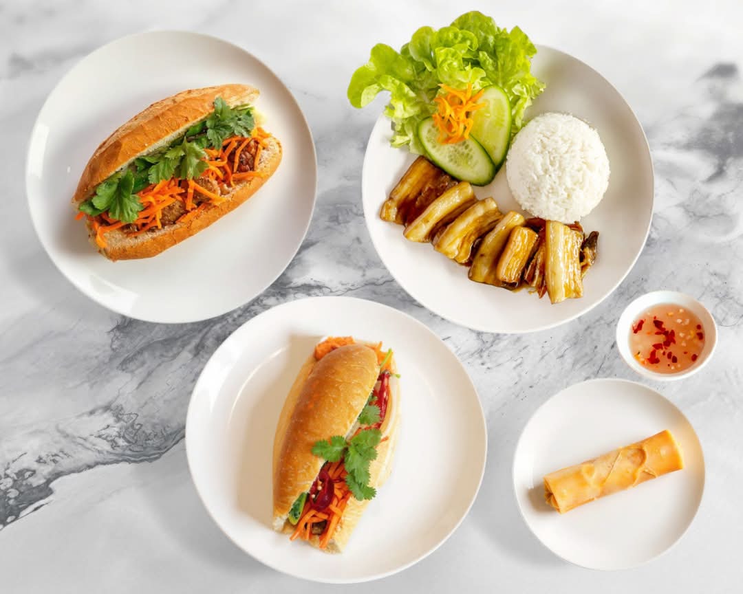 Trang Hue Vietnamese Food cover