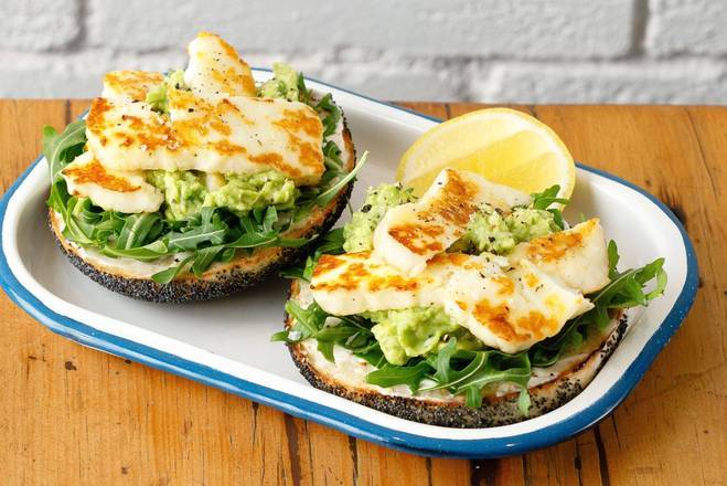 Halloumi Bagel