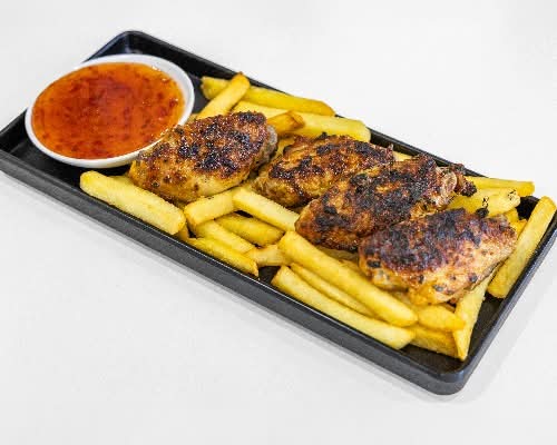 Kids 4 PC BBQ Wings & Chips