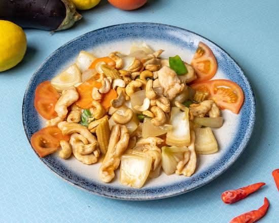 Braised Chicken with Cashew Nut
