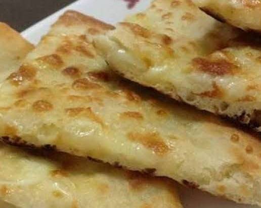 Cheese naan