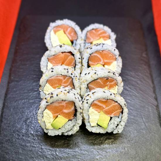 Fresh Salmon Roll