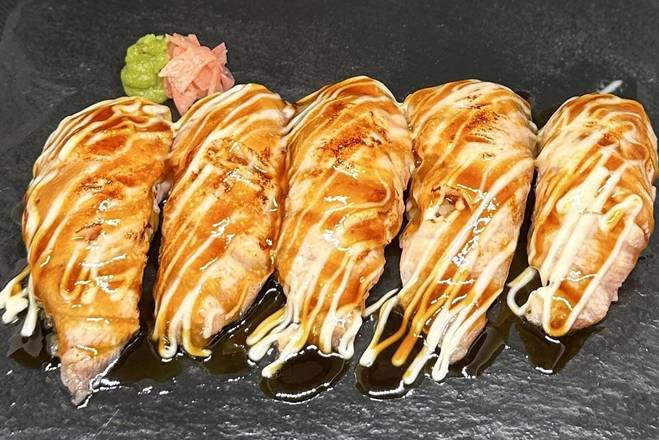 Aburi Grill Salmon Sushi  (5 pieces)