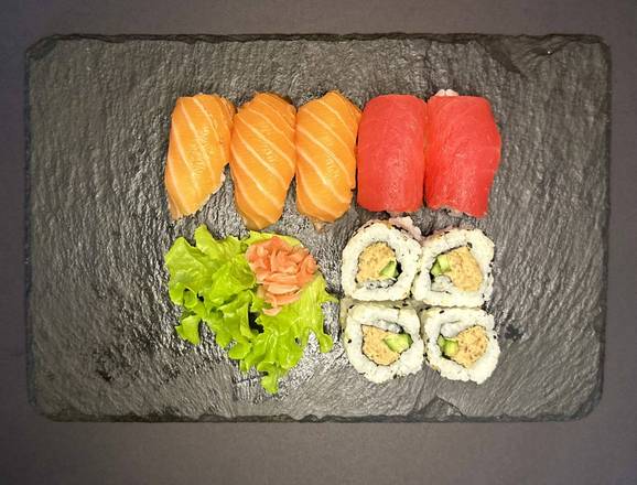 Tuna and Salmon Sushi set