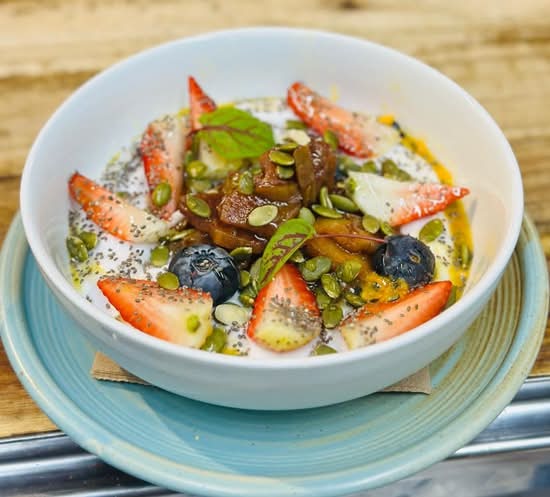 COCONUT YOGURT BOWL