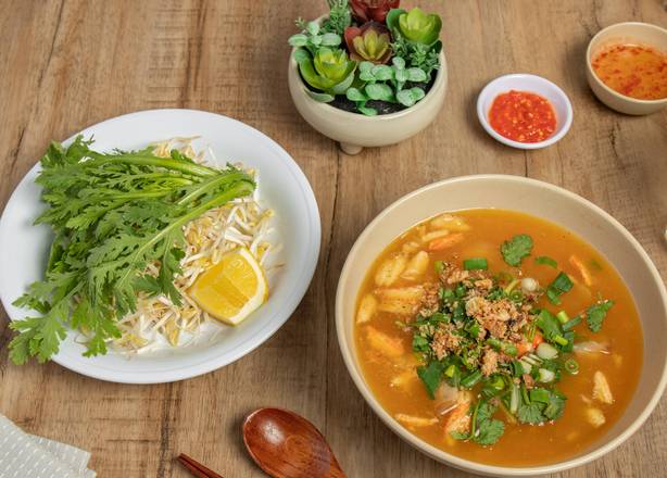 Banh Canh Cua Gio Heo Noodle