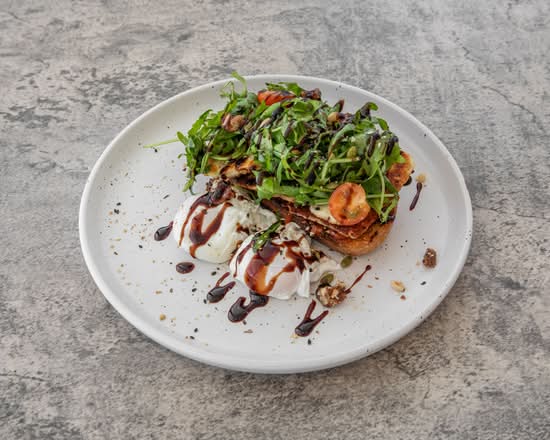 Poached Eggs with Halloumi