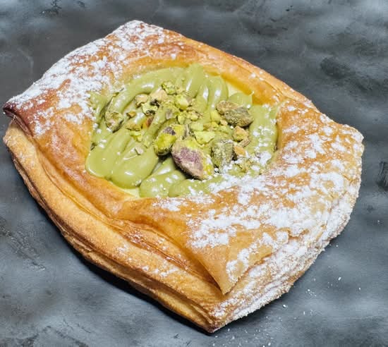 Pistachio Croissant