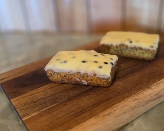 Passion Fruit & Poppy Seed