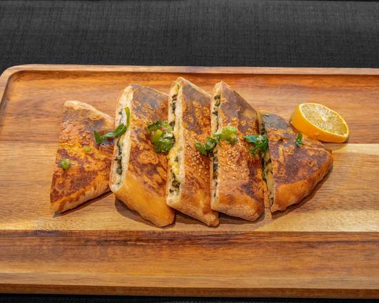 T-Rex Turkish pide (Meat lovers)