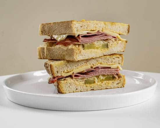 Traditional Reuben Sandwich