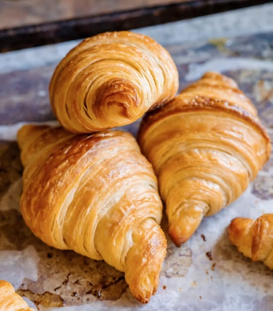 Plain croissant