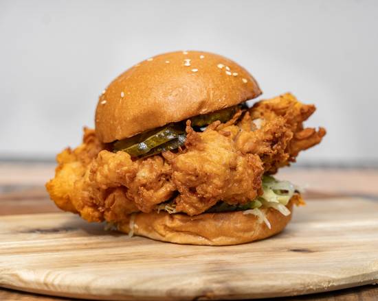 CRISPY CHICKEN SANDWICH