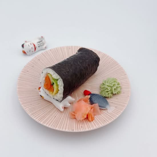 Salmon Hand Roll