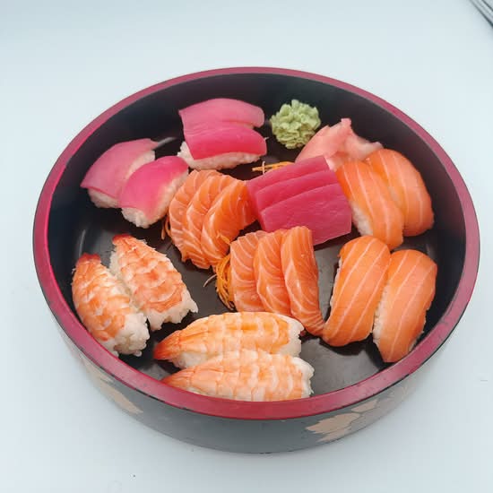 Large Mixed Sushi and Sashimi Combination (21 pcs)