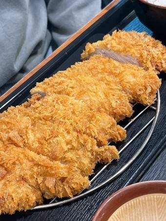 Giant katsu(Pork Cutlet)