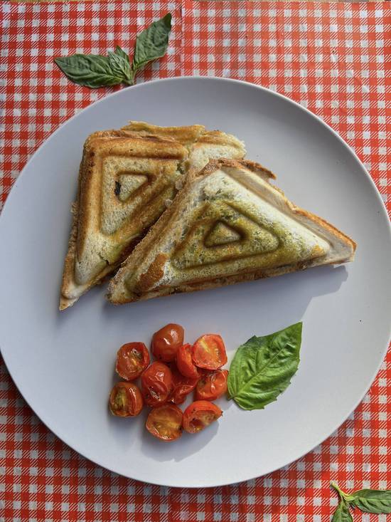 Pesto Chicken Jaffle
