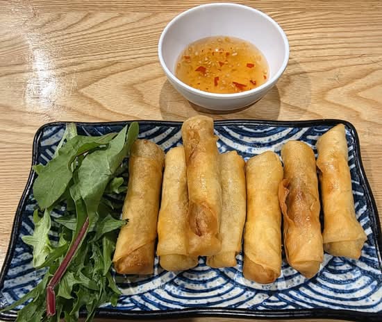 Spring Roll with Sauce (តៃយរចៀន)