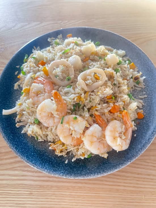 Seafood Fried Rice (បាយឆាគ្រឿងសមុទ្រ)