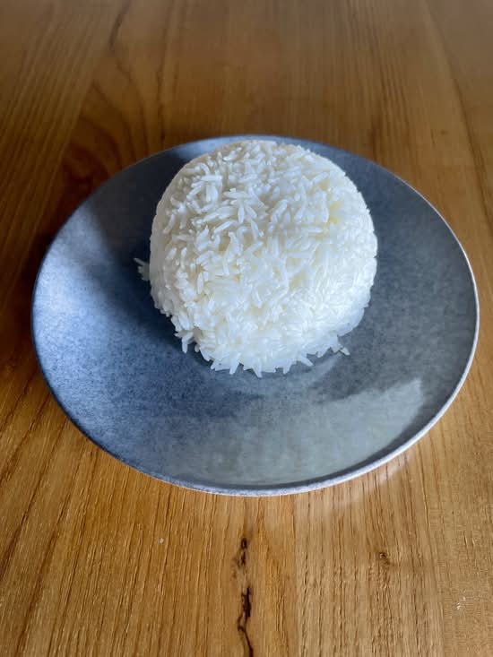 Steamed Rice (បាយស)
