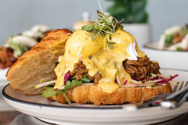 Pulled Pork Benedict
