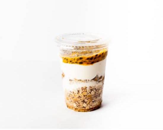 Granola & Yogurt Cup