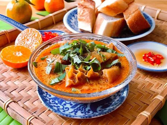 Phá Lấu Tai heo (braised Pork ear)