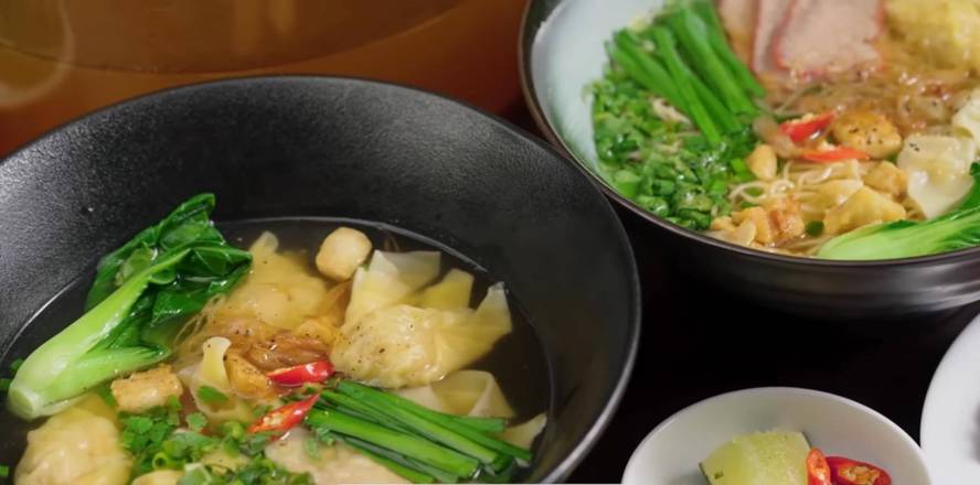 Wonton noodle soup