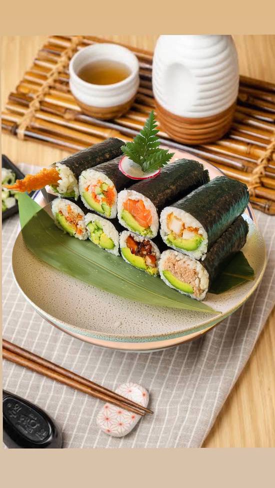 Hand Roll (2 pcs)