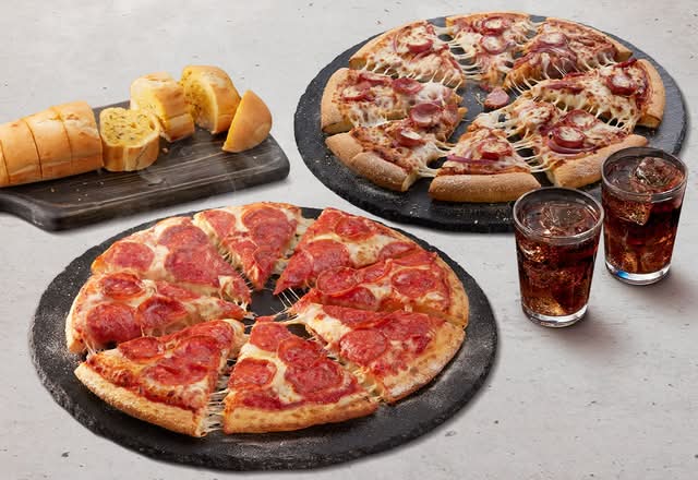 Double Bundle (2 Pizzas + 2 Sides)