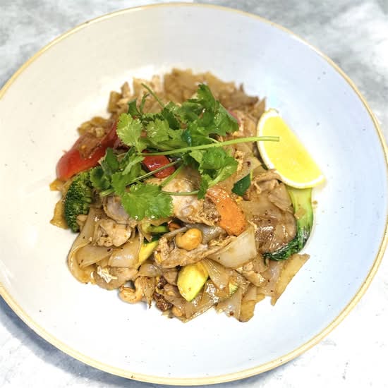 Pad Cashew Nut Noodle