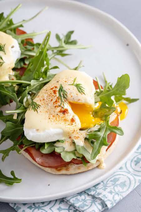 Egg Benedict Roll