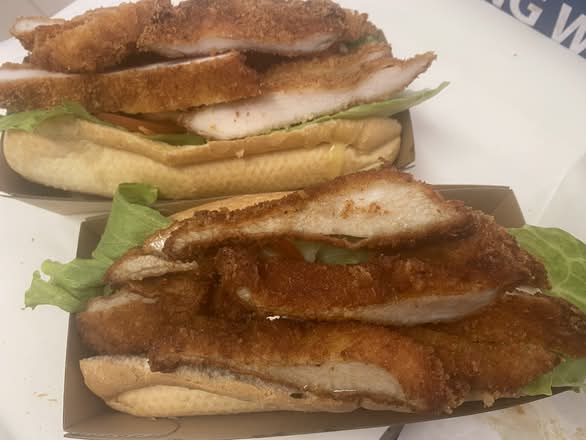 Crispy chicken Banh mi