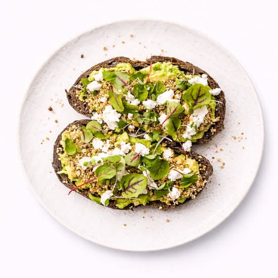 Smashed Avocado with Bush Dust