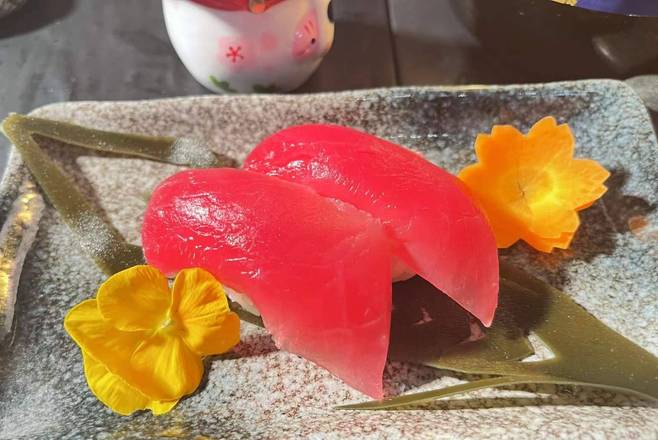 Tuna Nigiri (2pcs)