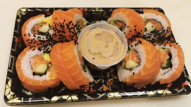 Sakura Salmon Roll